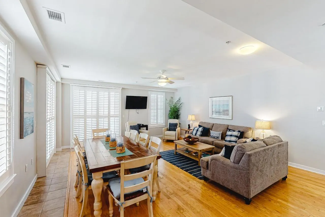 The Sanctuary - Getta Tan B238 Apartment Virginia Beach