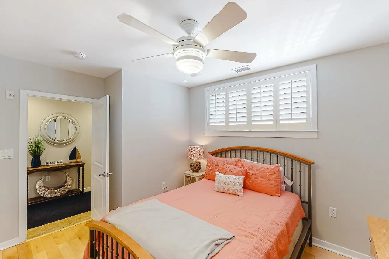 The Sanctuary - Getta Tan B238 Apartment Virginia Beach