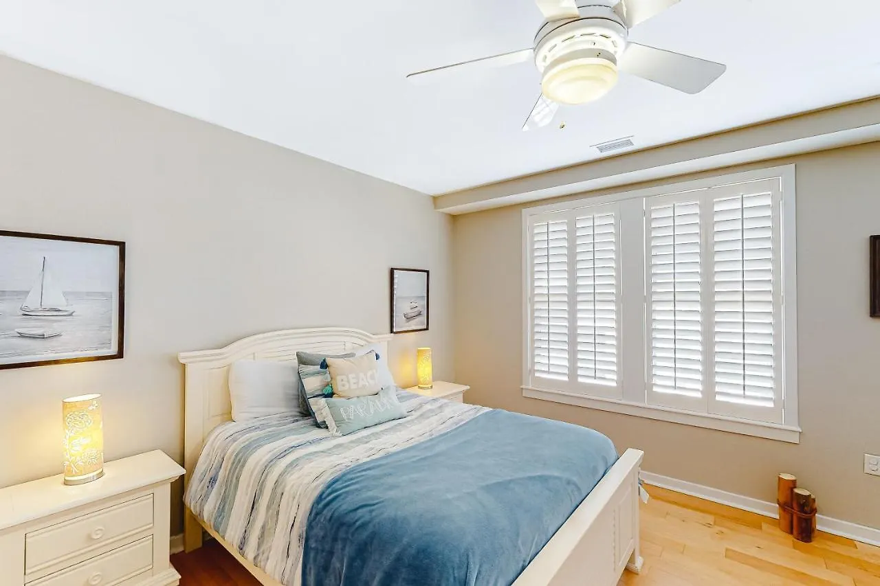 The Sanctuary - Getta Tan B238 Apartment Virginia Beach
